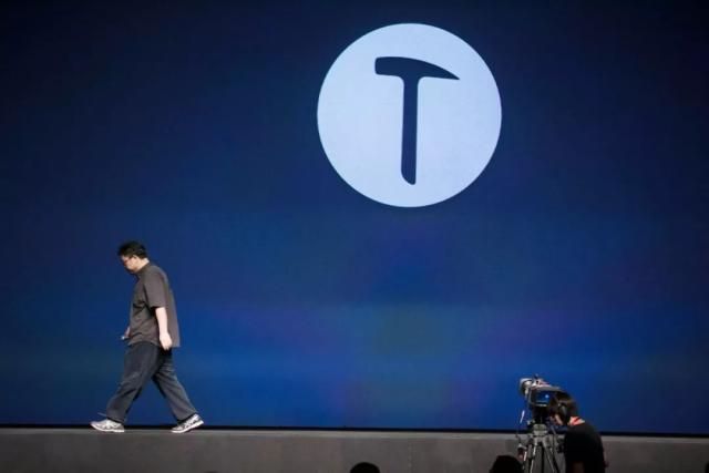 ​罗永浩的T系列手机成传说，曾斥资两百万收购域名T.TT